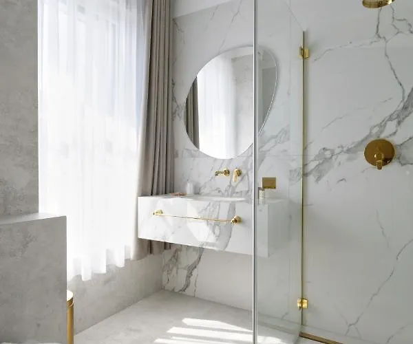 Flamingo Nocleg ze śniadaniem *